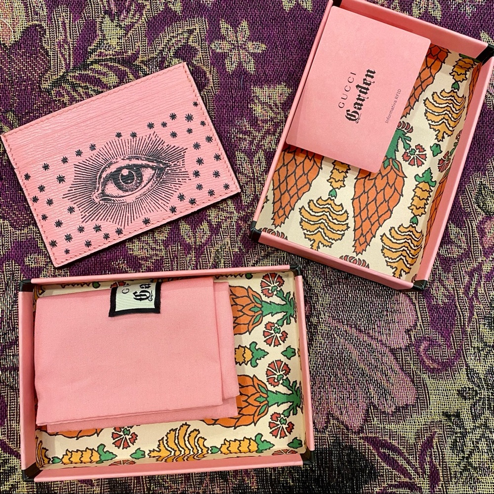 RARE Exclusive Gucci Garden Wallet